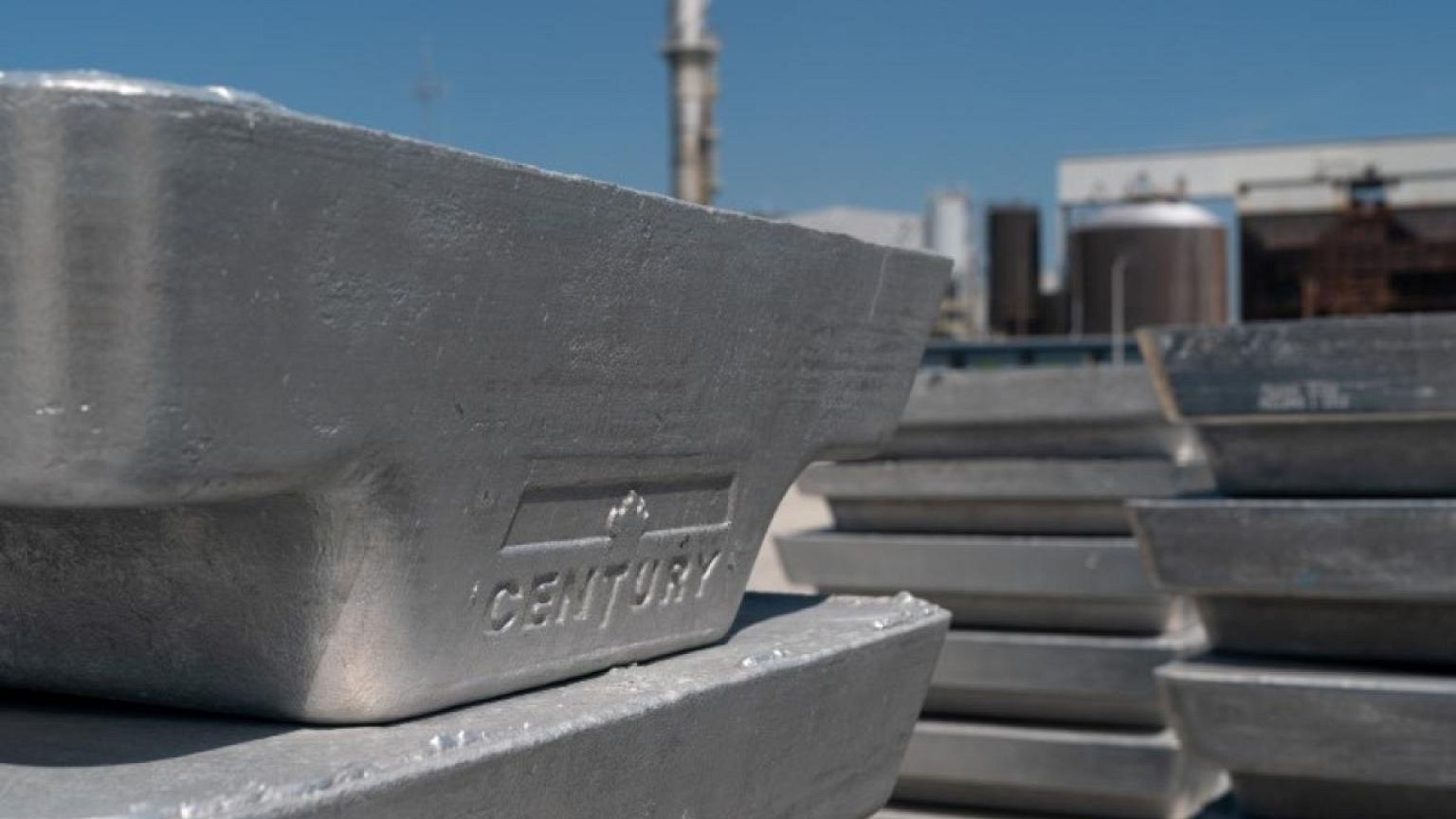 Aluminio alcanza récord por temor a que problemas logísticos afecten el suministro