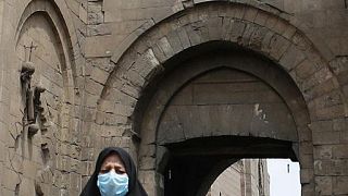 مصر تسجل 2003 إصابات جديدة بفيروس كورونا و54 وفاة