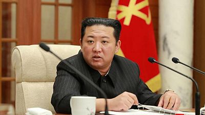Corea del Norte pretende impulsar la economía y los estándares de vida pese a la "pertinaz lucha"