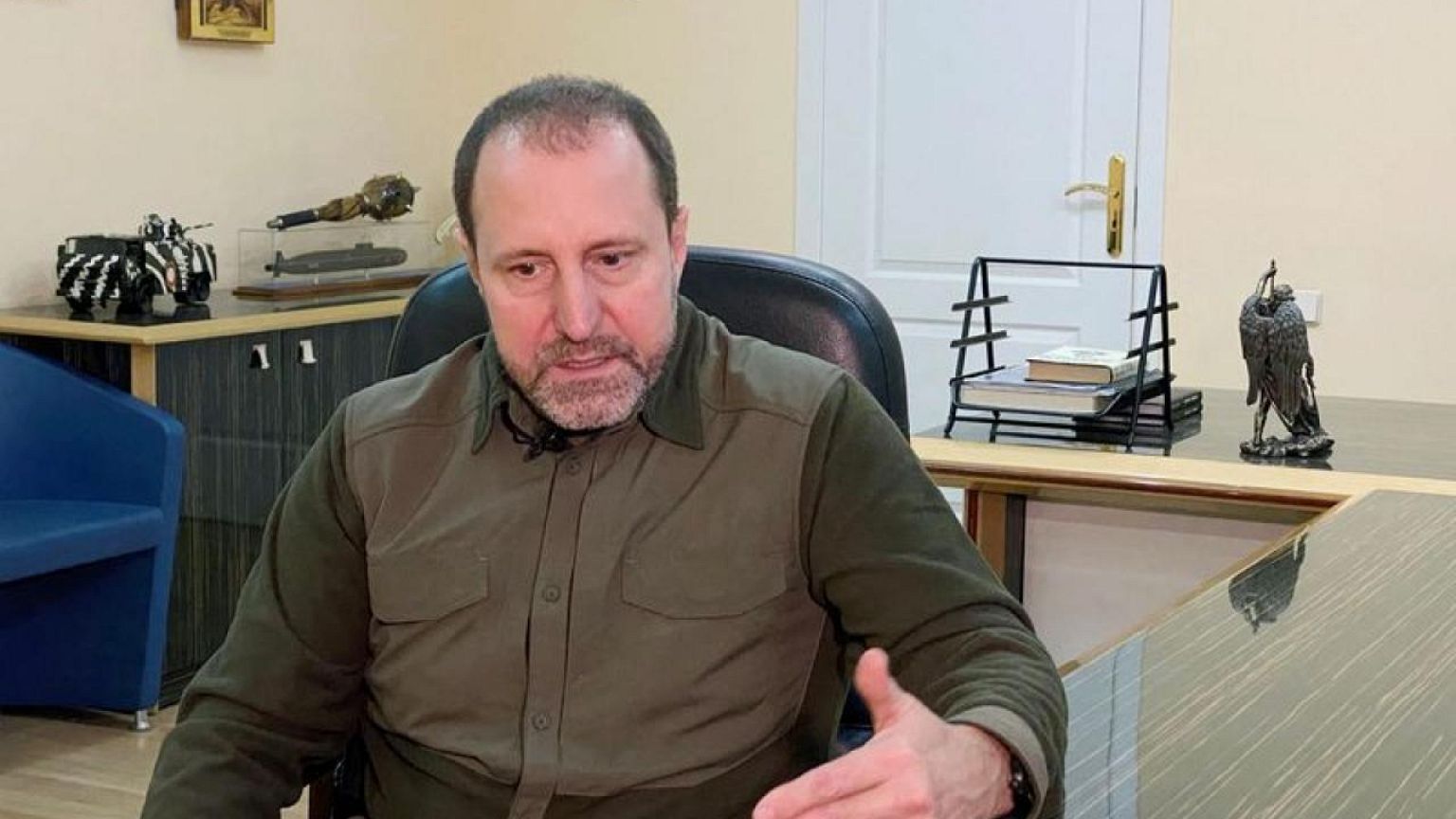 Exclusive-Senior separatist urges Russia to send 30,000 troops to east Ukraine