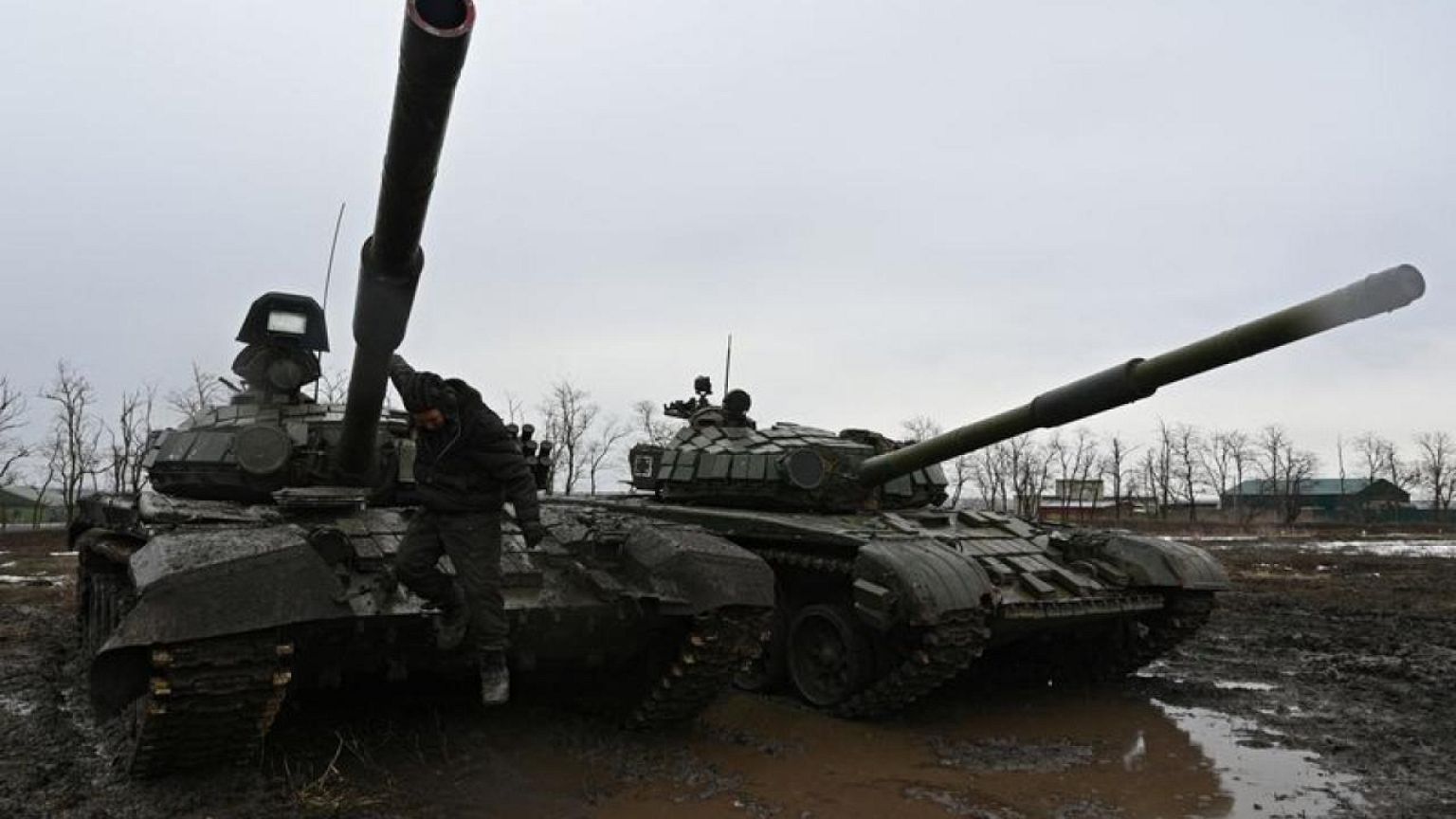 Russian forces begin three-week nighttime tactical drills in southern Russia
