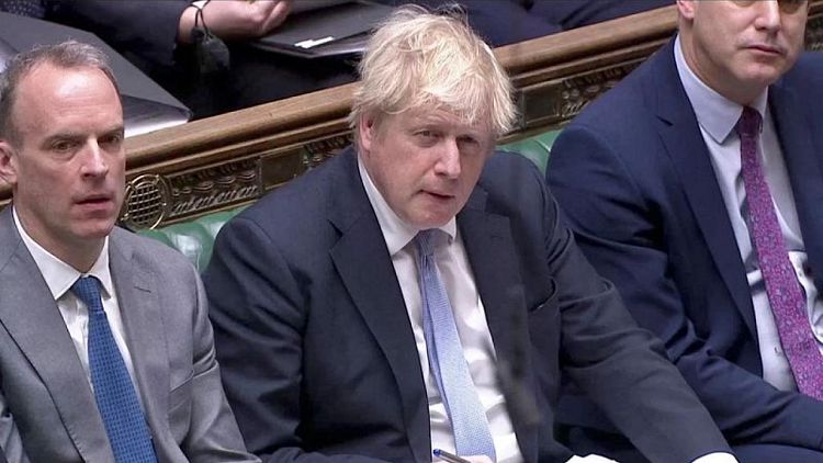 Boris Johnson dice que el requisito de autoaislamiento por COVID se acabará este mes