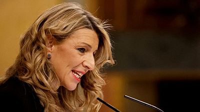 La ministra de Trabajo de España anuncia el aumento del salario mínimo a 1.167 euros