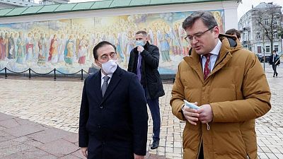 Ukraine sees chance for diplomacy but seeks sanctions against Russia