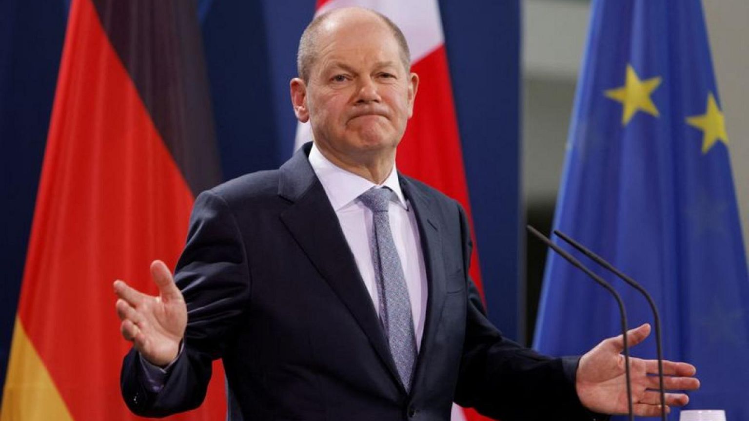 Scholz advierte a Rusia sobre Ucrania, pero dice querer la paz