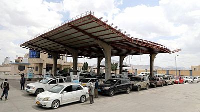 انفراجة في أزمة الوقود في صنعاء بعد وصول 4 سفن مشتقات نفطية إلى الحديدة