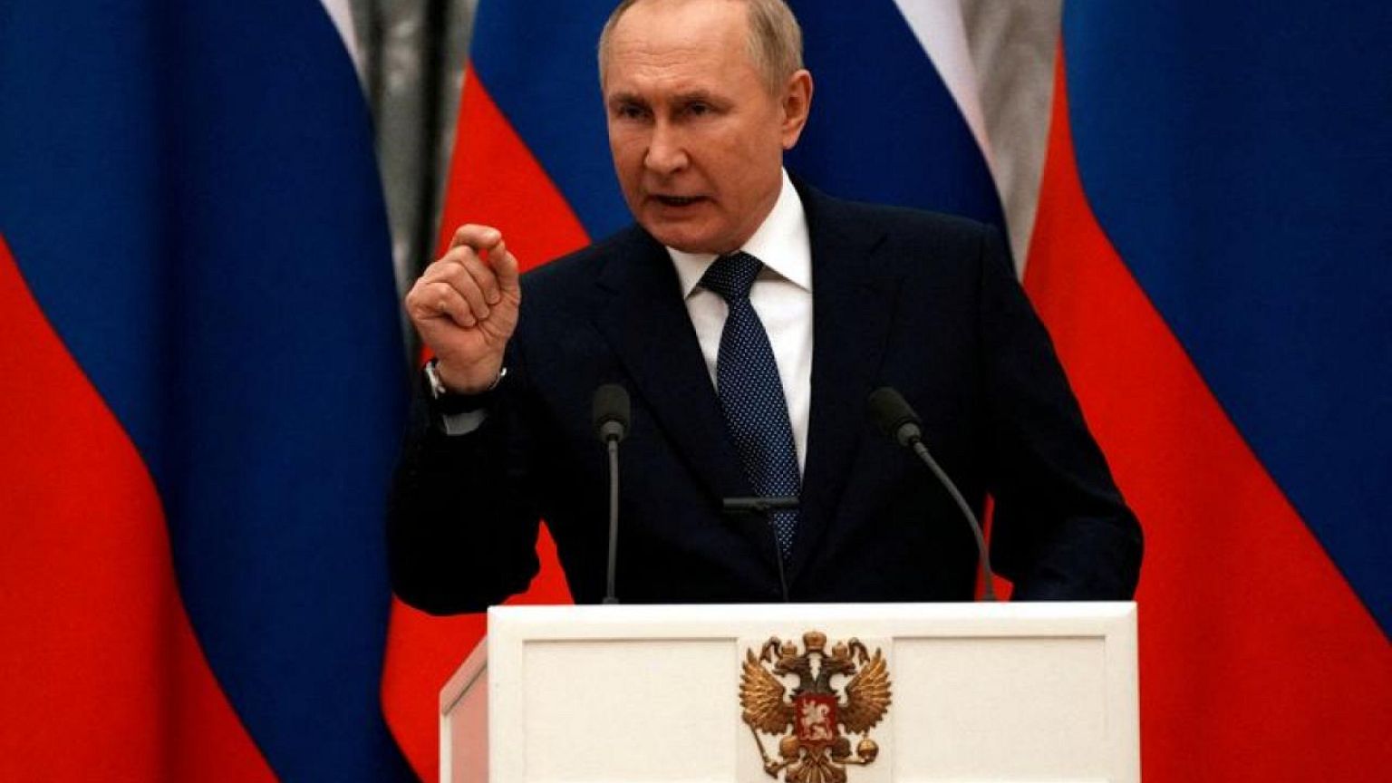 In Moscow, Macron found a different, tougher Putin