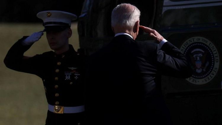 Biden y aliados, preocupados por Ucrania, instan a la diplomacia