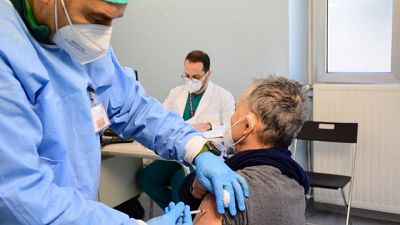 Bollettino Figliuolo, calo di quasi mezzo milione in 1 settimana Bollettino Figliuolo, calo di quasi mezzo milione in 1 settimana