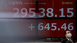 المؤشر نيكي يهبط 1.52% في بداية التعامل في طوكيو