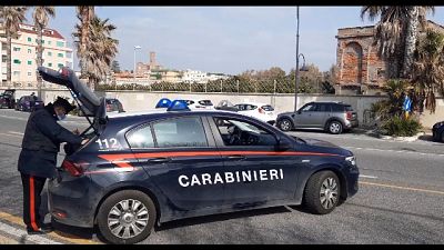 Mentre usciva di casa ad Acilia, Carabinieri indagano