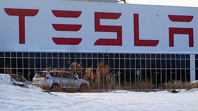 U.S. probes 416,000 Tesla vehicles over unexpected braking reports
