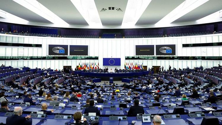 El Europarlamento votará si advertir sobre el exceso de alcohol o el consumo en general