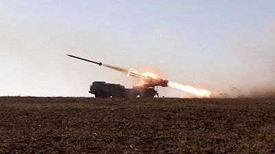 Rusia publica un vídeo en el que muestra tanques y equipo militar saliendo de Crimea Rusia publica un vídeo en el que muestra tanques y equipo militar saliendo de Crimea