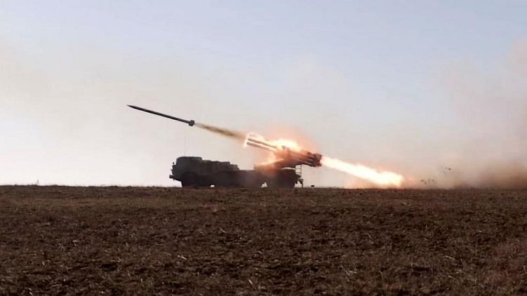Rusia publica un vídeo en el que muestra tanques y equipo militar saliendo de Crimea