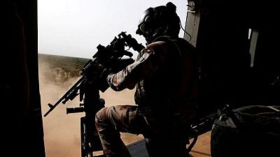 القوات الفرنسية تستعد للانسحاب من مالي في خطوة قد تشجع المتشددين