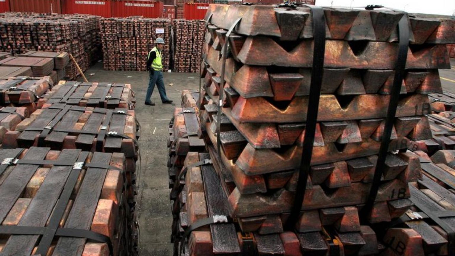 MERCADOS-METALES-BASICOS:El precio del cobre sube mientras el dólar frena su escalada