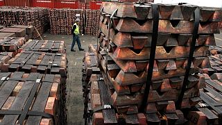Confinamiento en China y expectativas de tasas en EEUU golpean a los metales