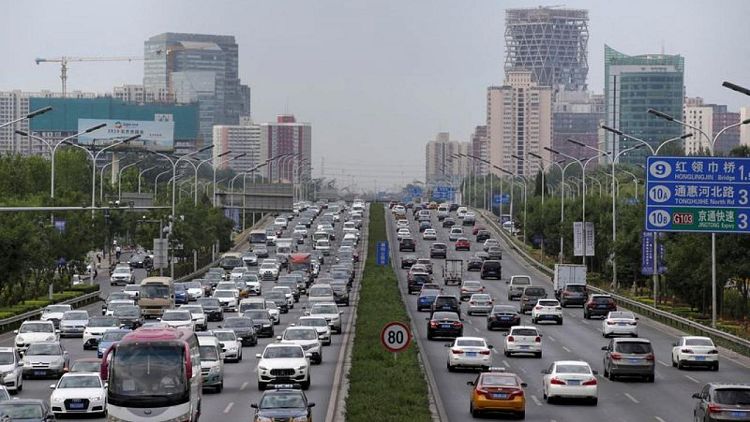 Las ventas mensuales de automóviles en China suben tras ocho meses de caídas