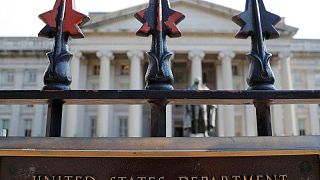 Rendimiento bonos Tesoro EEUU cae por temor al crecimiento mientras comparece Powell ante Senado