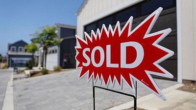 Venta casas usadas aumenta en EEUU; inversores alejan del mercado a compradores primerizos