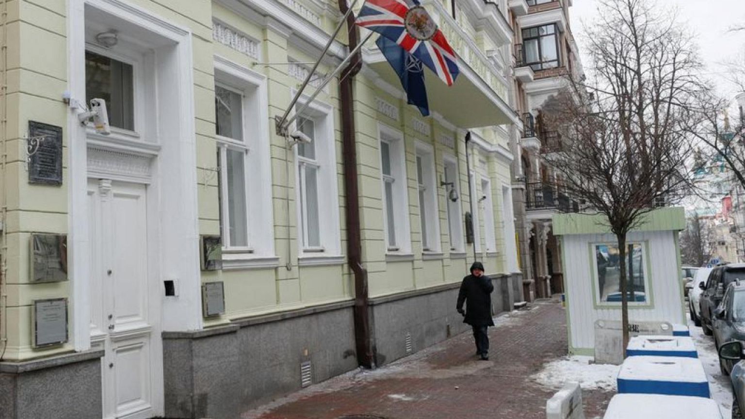UK moves Ukraine embassy out of Kyiv, urges nationals to leave
