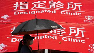 هونج كونج تشن "معركة شاملة" لاحتواء كوفيد-19 بدعم من الصين