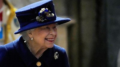 الملكة إليزابيث المصابة بكوفيد-19 تحدثت مع جونسون‭ ‬الأربعاء‭ ‬