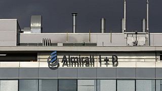 Almirall mantiene sus previsiones tras descenso del ebitda en las cifras a septiembre Almirall mantiene sus previsiones tras descenso del ebitda en las cifras a septiembre