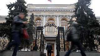 المركزي الروسي يواصل تعليق التعاملات في بورصة موسكو لليوم الثالث