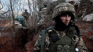 Ucrania informa de dos soldados muertos y 12 heridos en un bombardeo separatista