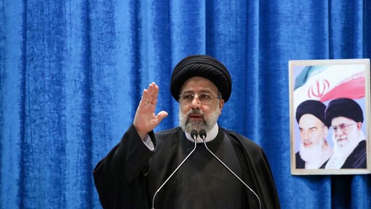 الرئيس الإيراني: طهران لن تتراجع عن الخطوط الحمراء في محادثات فيينا