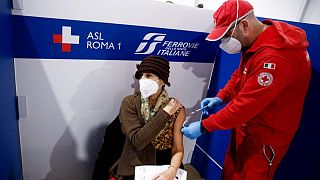 إيطاليا تسجل 28900 إصابة جديدة و129 وفاة بفيروس كورونا