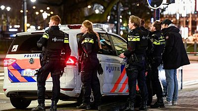 شرطة أمستردام تنهي واقعة احتجاز رهينة في متجر لأبل
