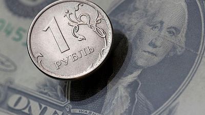 Las sanciones occidentales a los bancos sólo hacen una mella a la economía de Rusia