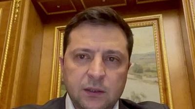 الرئيس الأوكراني: روسيا نفذت ضربات صاروخية على بنيتنا الأساسية وعلى حرس حدودنا الرئيس الأوكراني: روسيا نفذت ضربات صاروخية على بنيتنا الأساسية وعلى حرس حدودنا