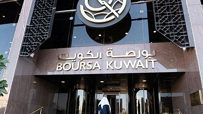 بورصة الكويت تغلق على ارتفاع رغم احتدام الأزمة السياسية بين الحكومة والبرلمان