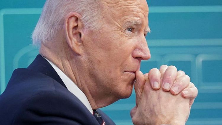 Biden dice que los líderes del G7 acuerdan paquetes de sanciones "devastadoras" a Rusia