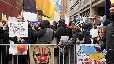 Desde Tokio a Nueva York, miles de personas protestan contra la invasión a Ucrania