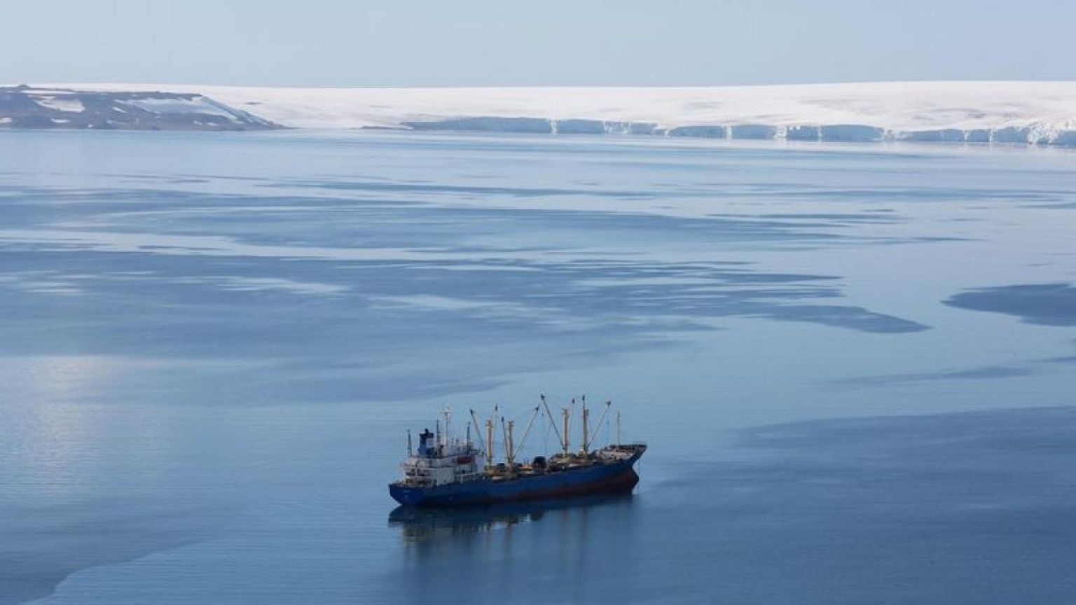In Antarctica, does a burgeoning krill fishery threaten wildlife?
