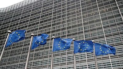 الاتحاد الأوروبي يحظر على وكالات التصنيف الائتماني الكبرى إصدار تصنيفات لروسيا وشركاتها