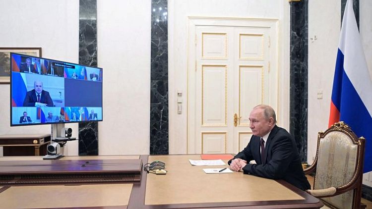 Analysis-Putin's end-game? Split Ukraine and install 'tame' leadership, analysts say