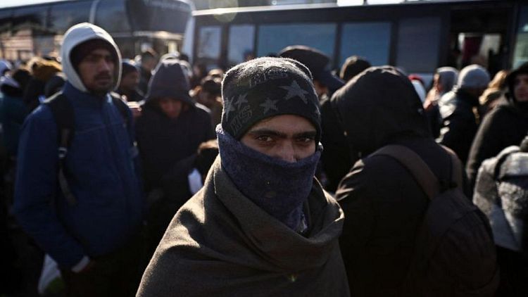 لاجئون يفرون عبر حدود الاتحاد الأوروبي مع تفجر القتال في أوكرانيا