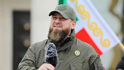 زعيم الشيشان حليف بوتين يقول إنه نشر قوات في أوكرانيا