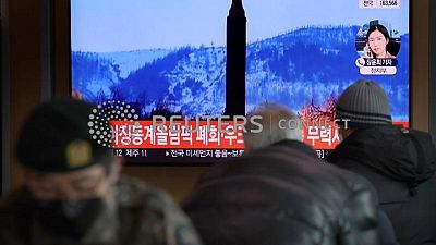 وكالة: كوريا الشمالية تقول إنها أجرت تجربة لتطوير قمر صناعي للاستطلاع