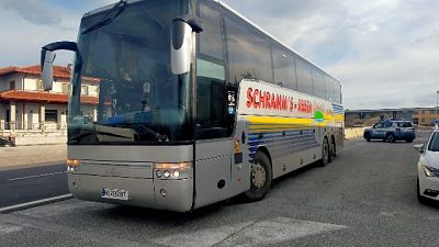 Si cercano strutture di ridotte dimensioni Si cercano strutture di ridotte dimensioni