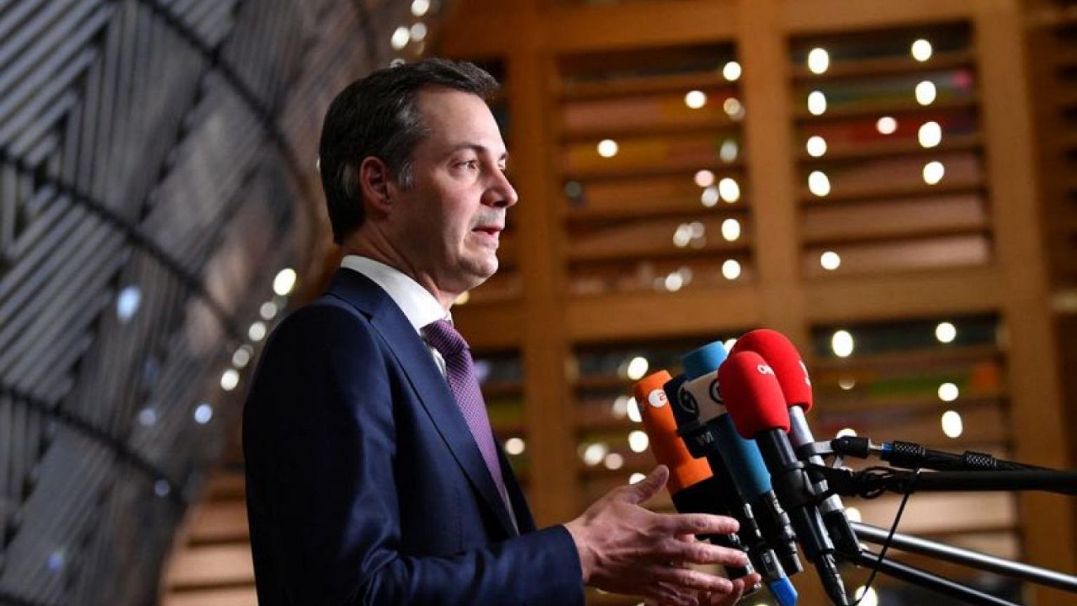 Belgium says to deploy 300 troops in Romania, send machine guns to Ukraine