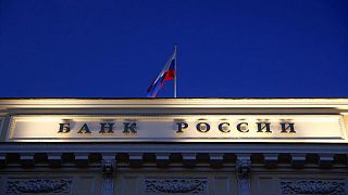 بريطانيا تقول إنها تتخذ إجراءات ضد البنك المركزي الروسي