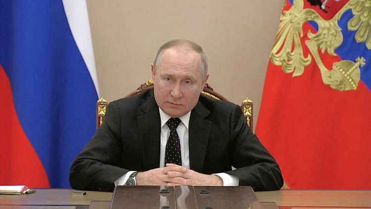 بوتين يجتمع مع الحكومة الخميس لبحث سبل تقليل تأثير العقوبات