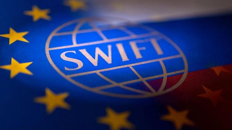 الجريدة الرسمية: الاتحاد الأوروبي يستبعد 7 بنوك روسية من سويفت